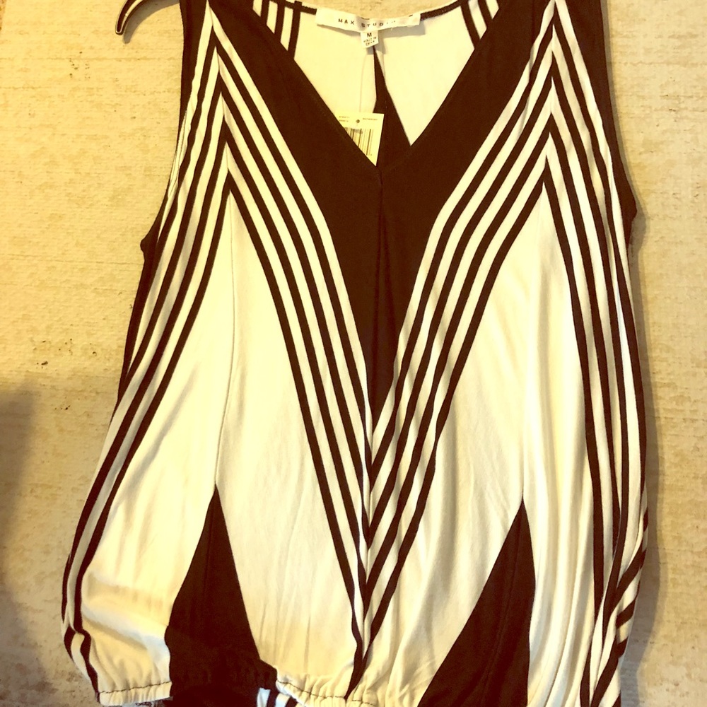 Max Studio sz M black/white tank
